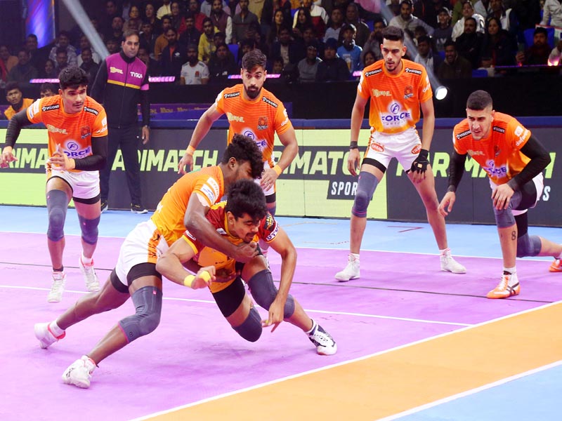 Puneri Paltan produce kabaddi masterclass defeat Telugu Titans