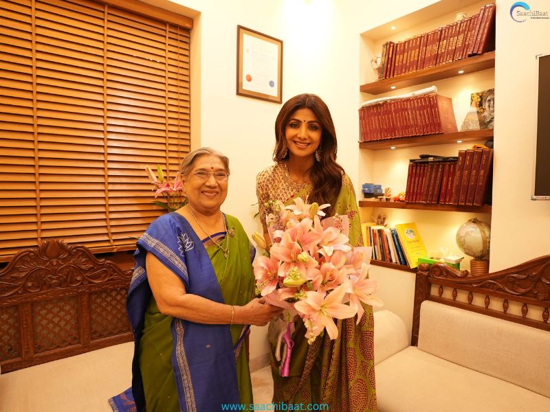 Shilpa Shetty launched Hansaji Yogendras book