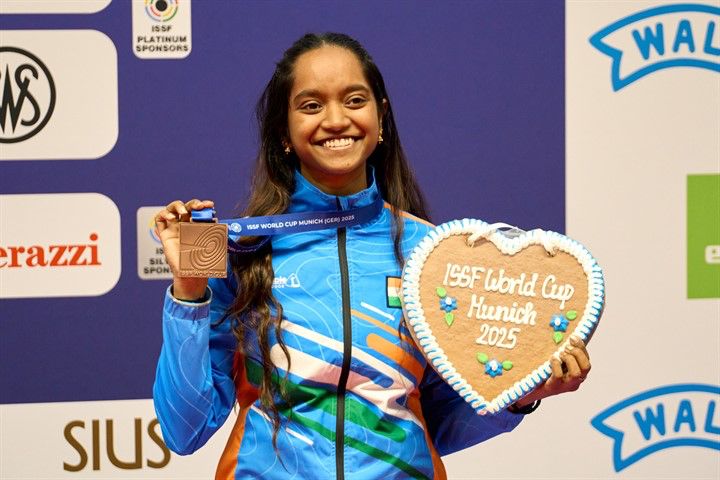 Elavenil Valarivan 3